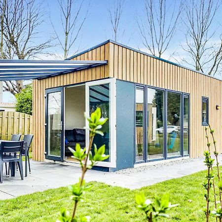 Stunning home in Heinkenszand with WiFi, 3 Bedrooms&Heated swimming pool Buitenkant foto