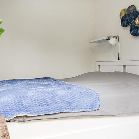 Stunning home in Heinkenszand with WiFi, 3 Bedrooms&Heated swimming pool Buitenkant foto