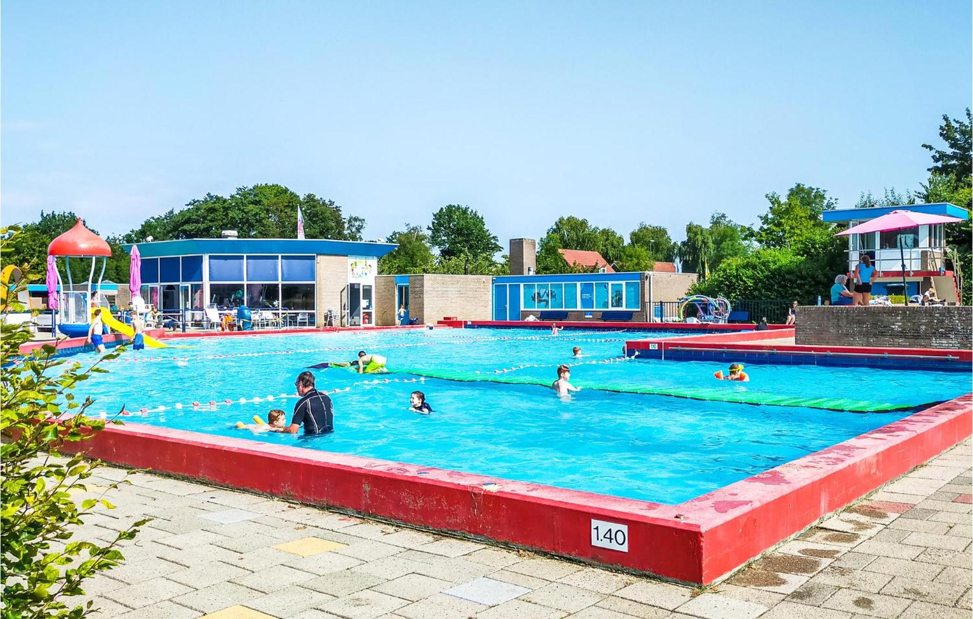 Stunning home in Heinkenszand with WiFi, 3 Bedrooms&Heated swimming pool Buitenkant foto