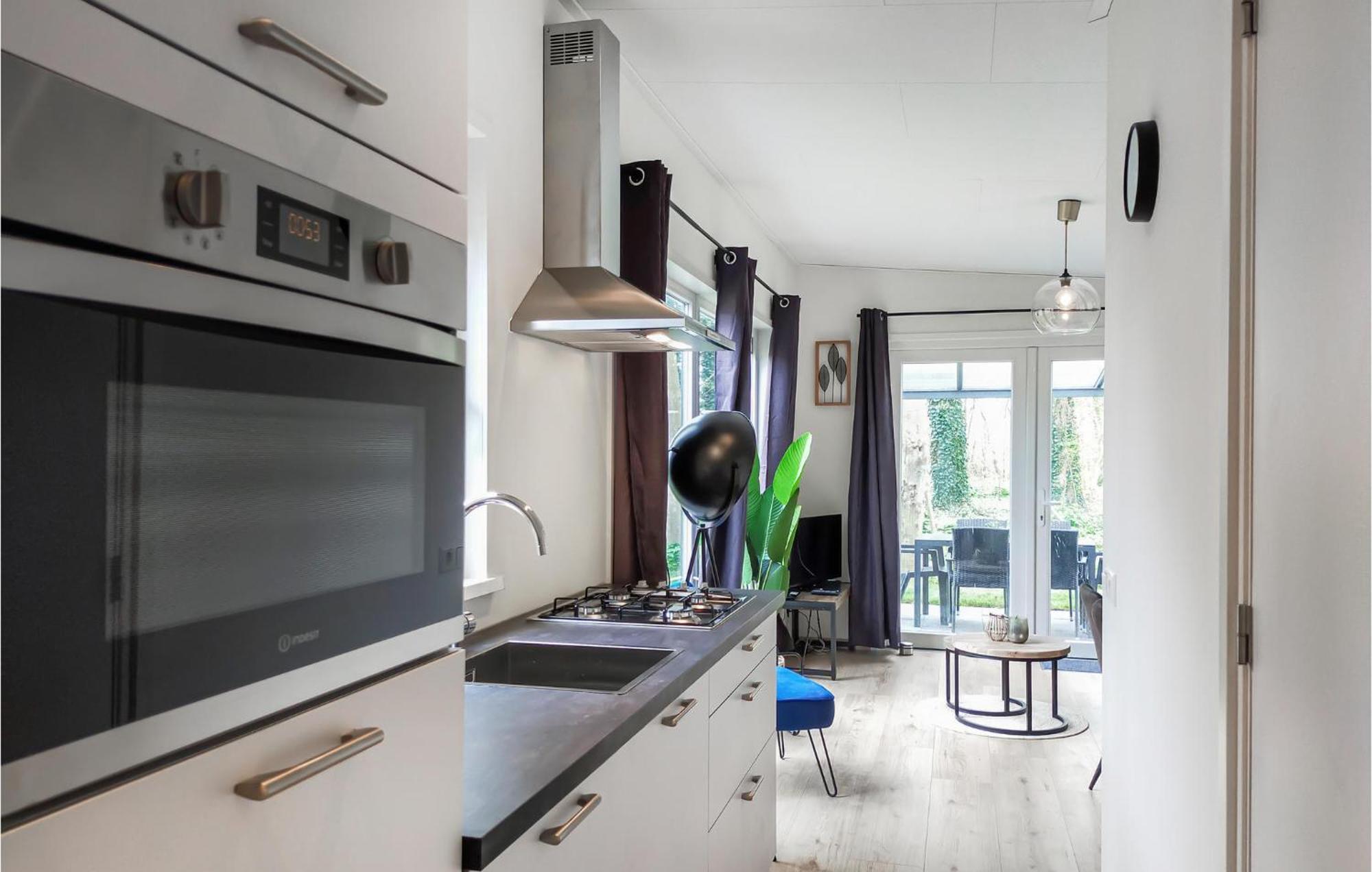 Stunning home in Heinkenszand with WiFi, 3 Bedrooms&Heated swimming pool Buitenkant foto
