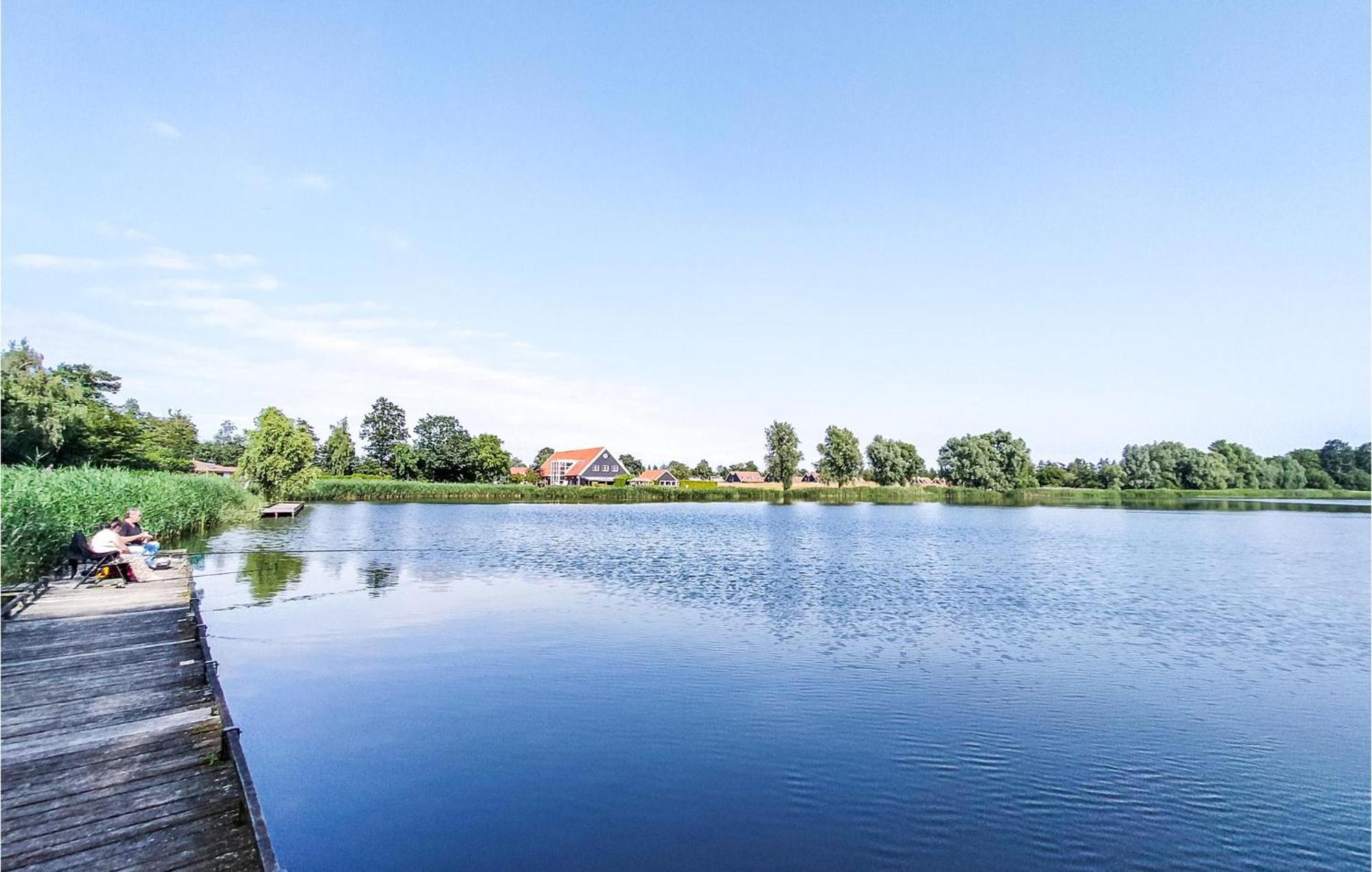 Stunning home in Heinkenszand with WiFi, 3 Bedrooms&Heated swimming pool Buitenkant foto