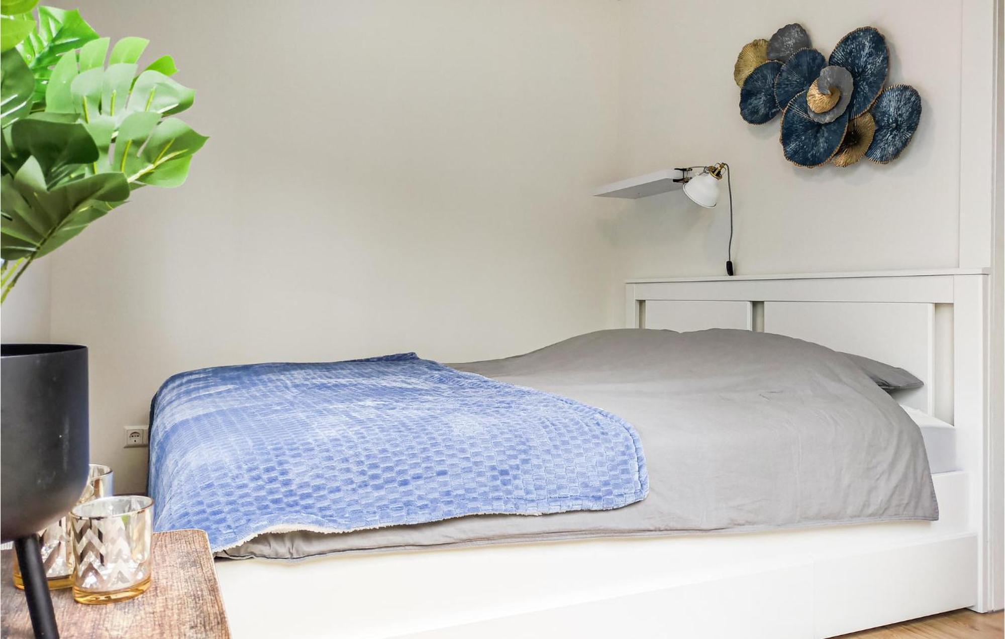 Stunning home in Heinkenszand with WiFi, 3 Bedrooms&Heated swimming pool Buitenkant foto