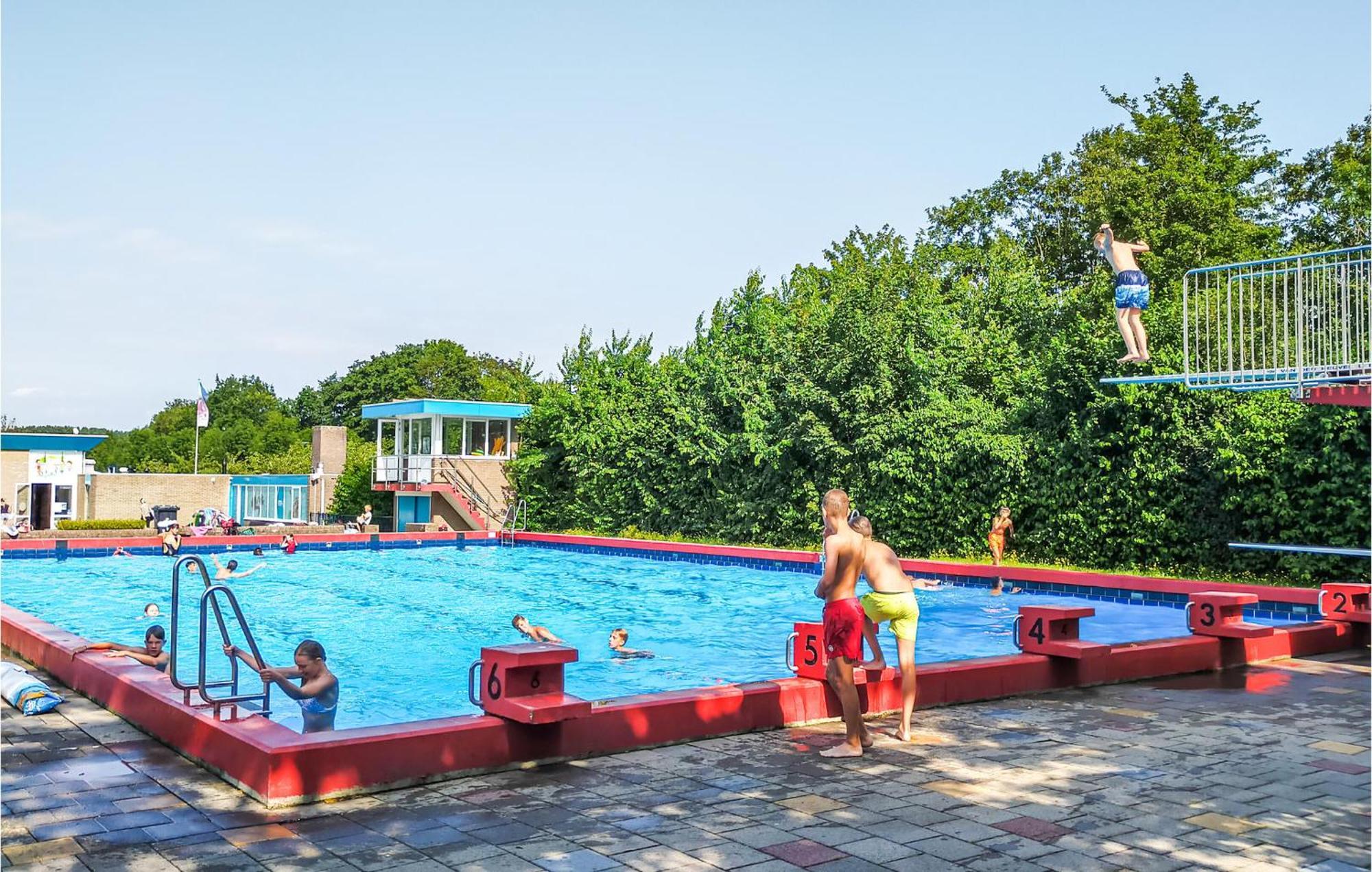 Stunning home in Heinkenszand with WiFi, 3 Bedrooms&Heated swimming pool Buitenkant foto
